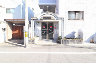 【エントランス】 | リトルウッド