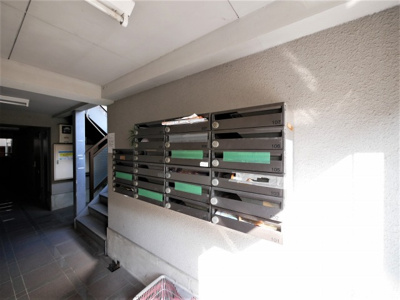 【エントランス】 | プチハイツ服部