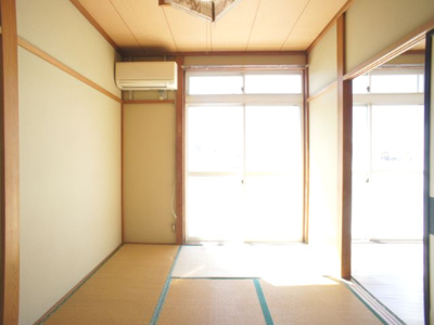 【寝室】 | アンジュール鹿沼幸町 | 快適に過ごせるエアコンが付いています♪