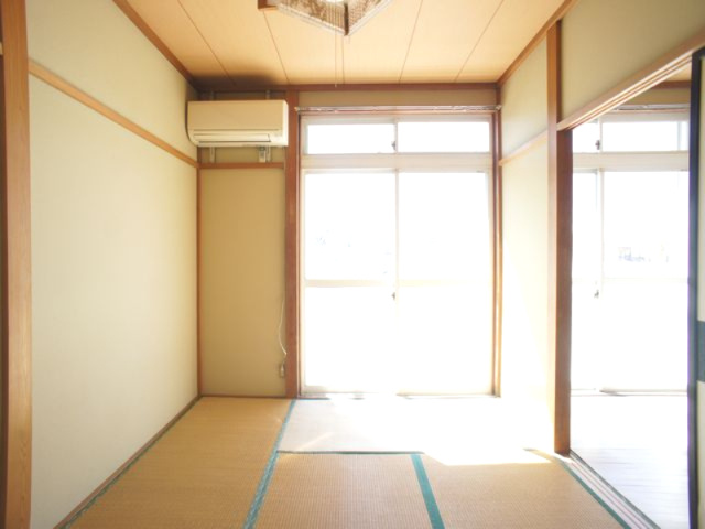 【寝室】 | アンジュール鹿沼幸町 | 快適に過ごせるエアコンが付いています♪