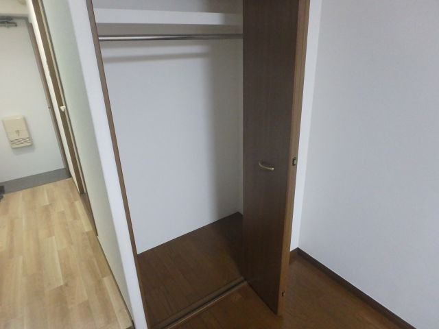 メゾン・ドーム千成の収納