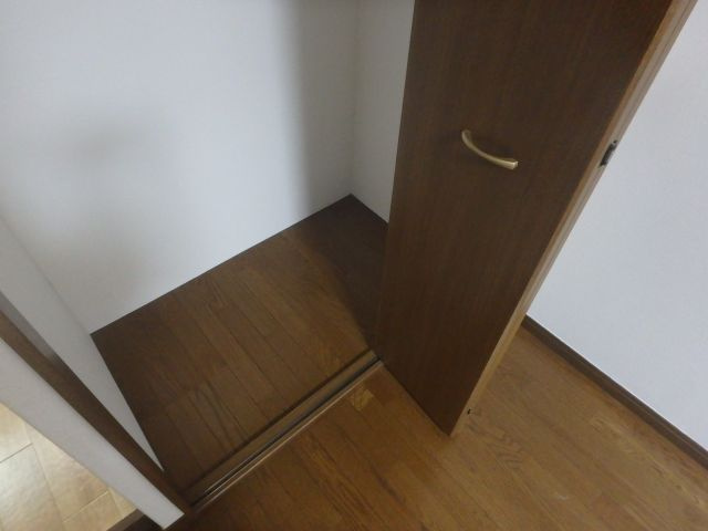 メゾン・ドーム千成の収納