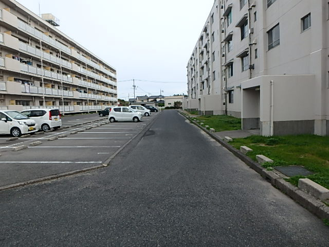 ビレッジハウス米子2号棟の駐車場