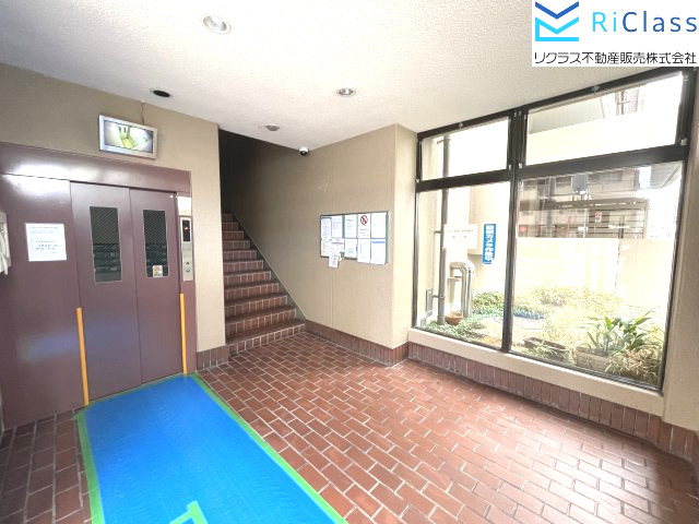 神戸駅前ハイツのエントランス|毎日通るエントランスはこのようになっています