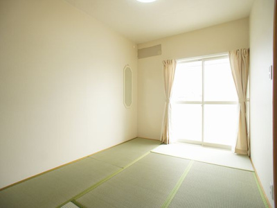 【和室】 | コーポラ・セゾン | お部屋がスッキリ！充実収納付きです♪