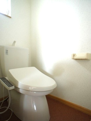 【トイレ】 | コーポラ・セゾン | 温水洗浄暖房便座機能付きです♪