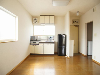 【居間・リビング】 | コーポラ・セゾン | ゆったりできるリビングです♪