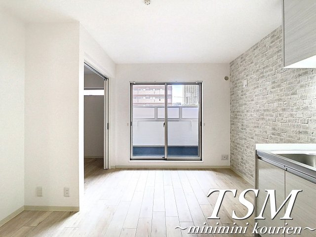 クリエオーレ田井町の居間・リビング