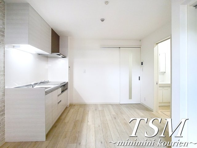 クリエオーレ田井町の居間・リビング