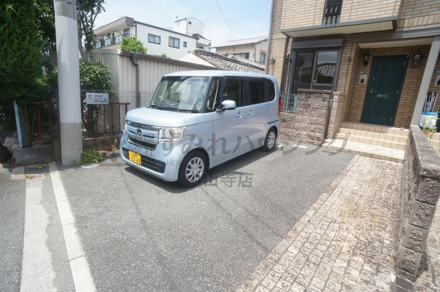 ネオ中北の駐車場