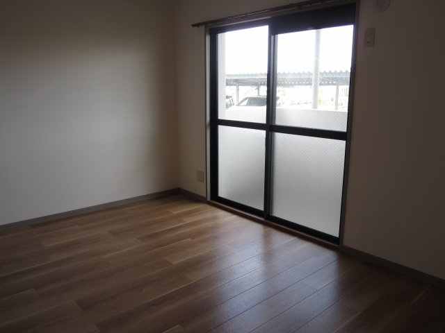 リバティハウス西築地の洋室