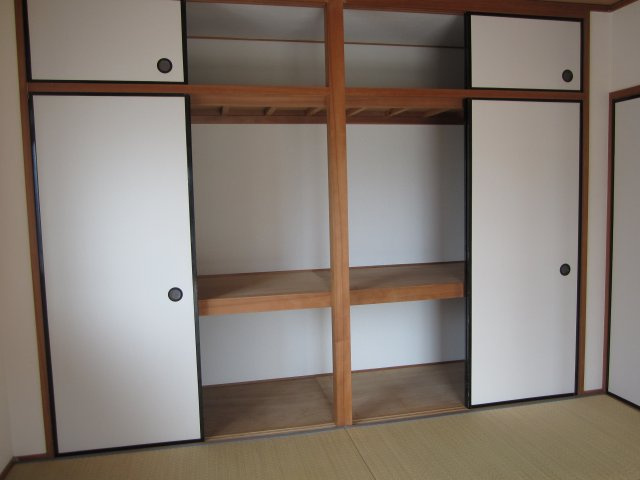 リバティハウス西築地の収納