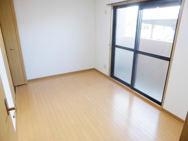 シャンティの洋室