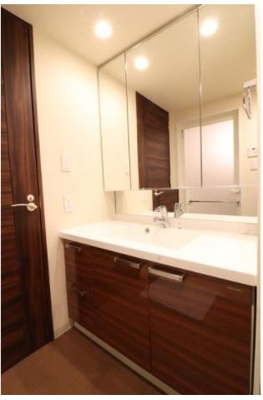 【独立洗面台】 | アデニウムタワー梅田