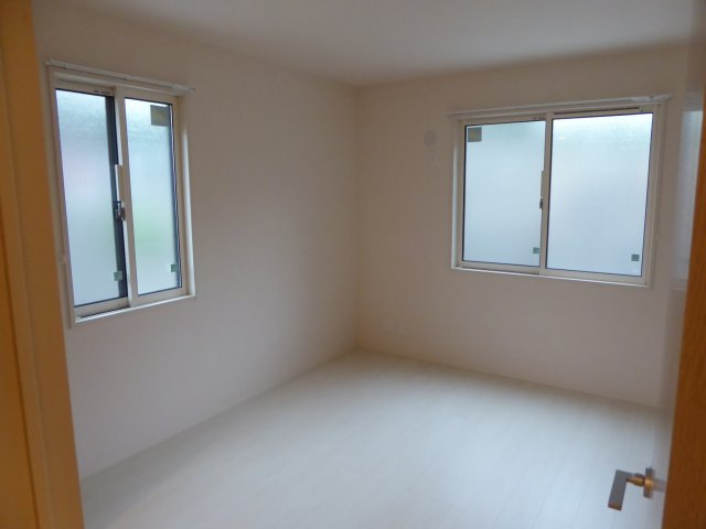 エニシャスの洋室