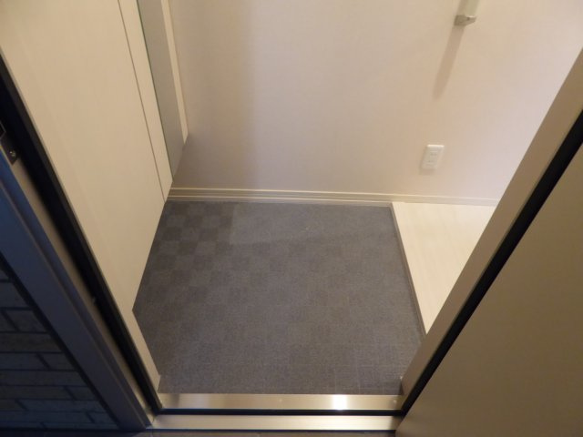 エニシャスの玄関