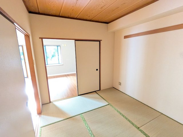 ニューウェルテラス生田の和室