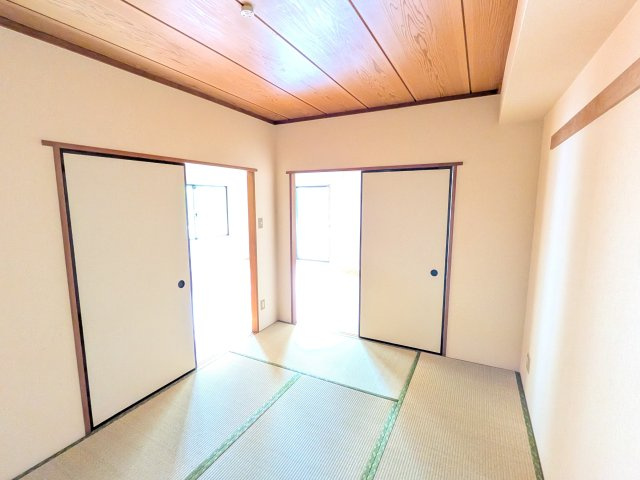 ニューウェルテラス生田の和室