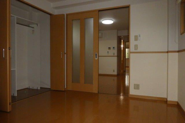 オアシス伍番館の洋室