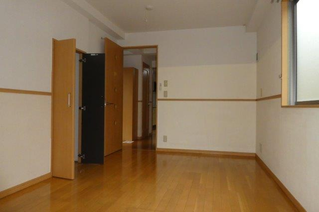 オアシス伍番館の洋室