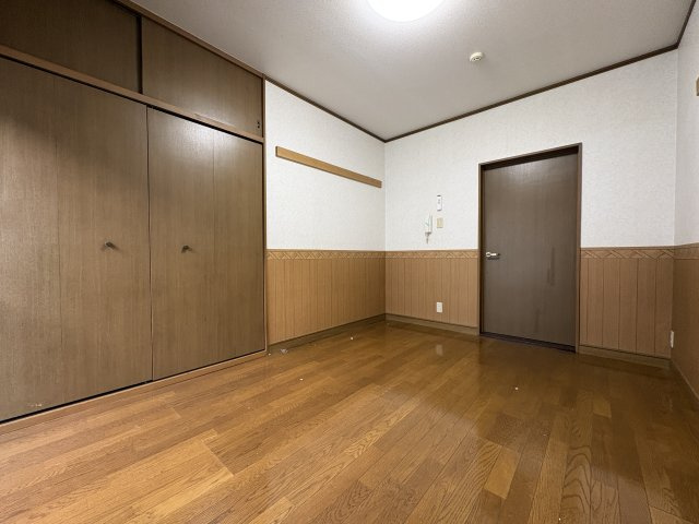 ファミール南の洋室