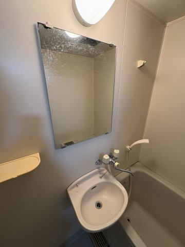 ファミール南の洗面所