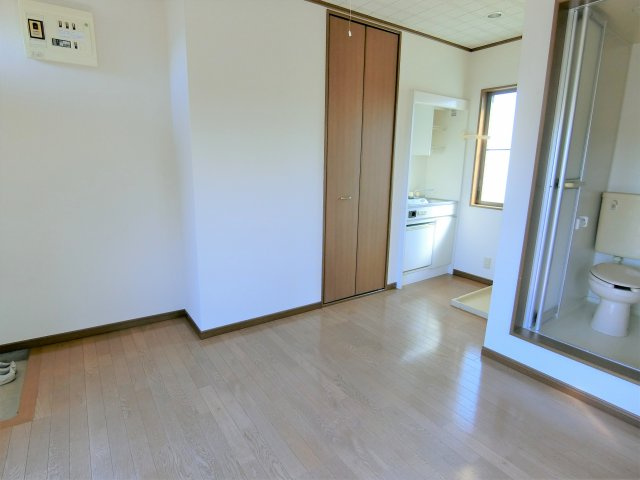 グランディハイツ南吉田I棟の居間・リビング