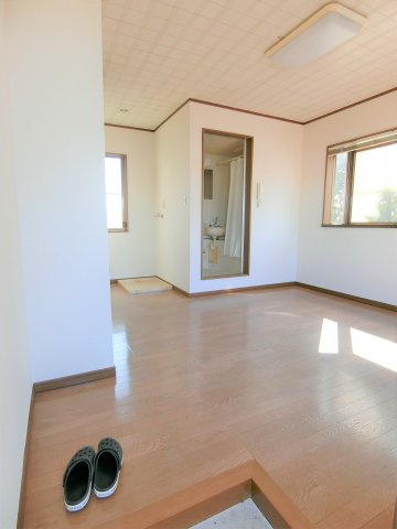 グランディハイツ南吉田I棟の居間・リビング