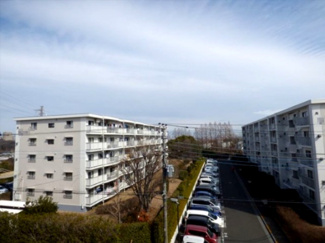 【外観】 | 建物が整列し並びます！