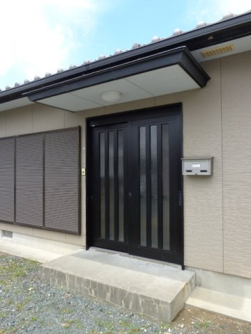 入野町6017-1戸建のエントランス