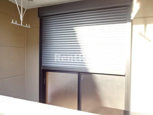 ラッキーズハイツのセキュリティ|窓シャッター