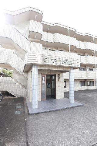 グロアール昭島のエントランス