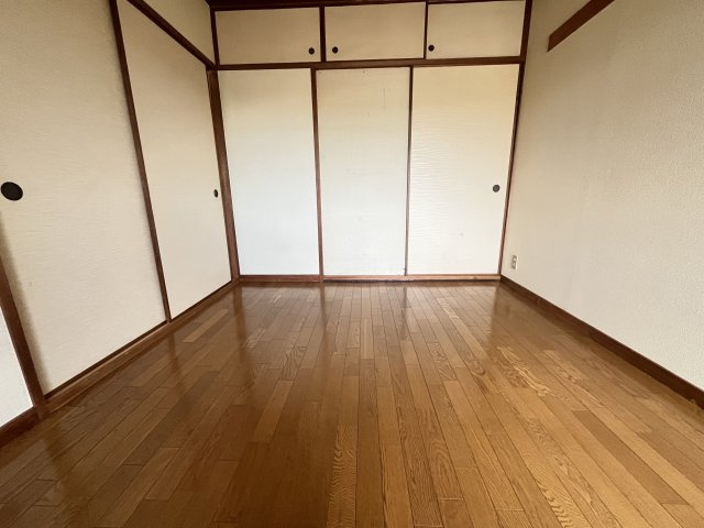 新檜尾台第1次住宅29号棟の洋室