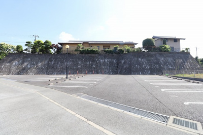 【駐車場】 | スマイル サンライズ A・K | 駐車場