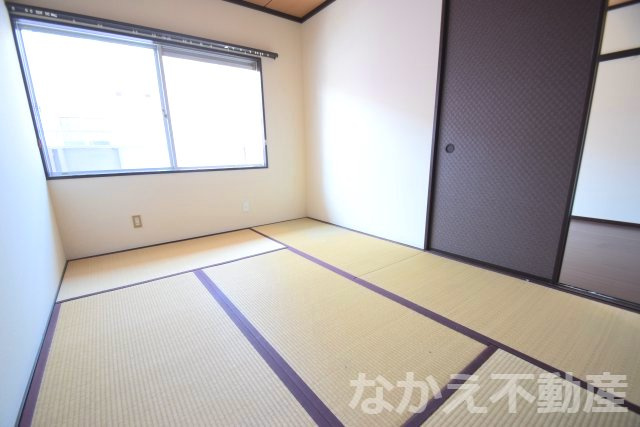 【寝室】 | 落ち着いた色調の寝室です