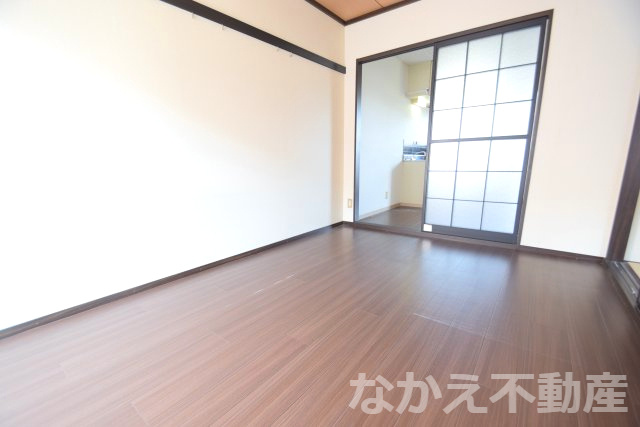 【居間・リビング】 | こちらの居間で趣味の時間をお楽しみください