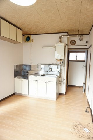 寿ハイツの居間・リビング