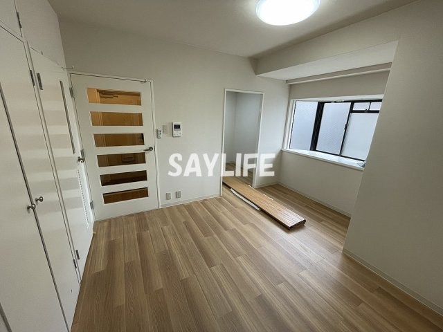 サニーハイツ三番館の居間・リビング