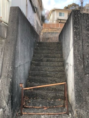 【外観】 | 橋本市市脇　売地 | 高台につき、眺望・通風良好！人が家の前を通らないため、外からの視線が届きにくく、プライバシーの点でもおすすめです♪（2022年2月19日撮影）