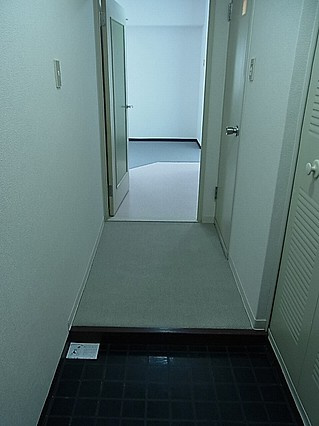 ダイアパレス新神戸の玄関