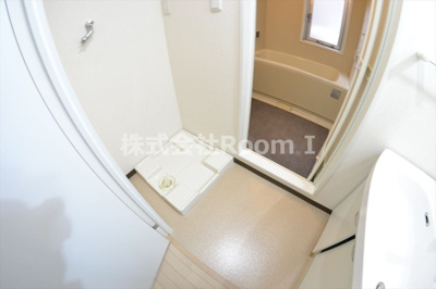 【洗面所】 | キャピトル安堂寺 | スペースが確保できる洗面所です