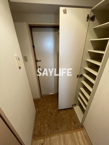 エレガンスレイヴの玄関