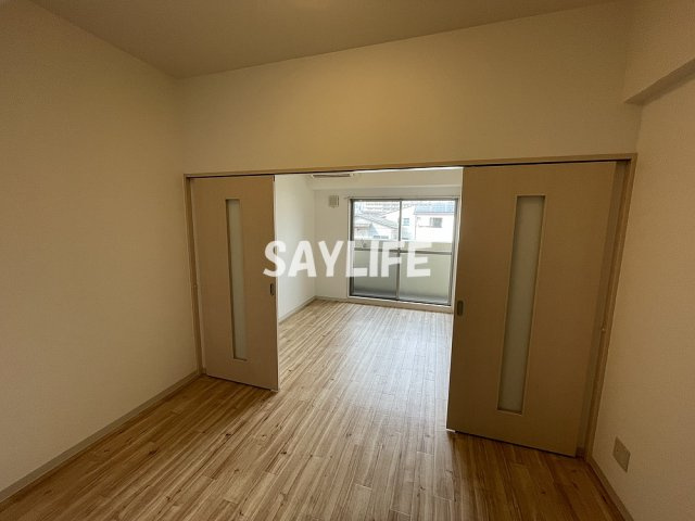 エレガンスレイヴの居間・リビング