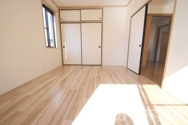 【寝室】 | 落ち着いて過ごせるお部屋なので、寝室にいかがでしょうか