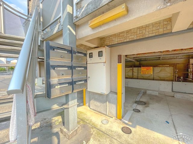 クレールセゾンⅠのエントランス|落ち着いたエントランスです