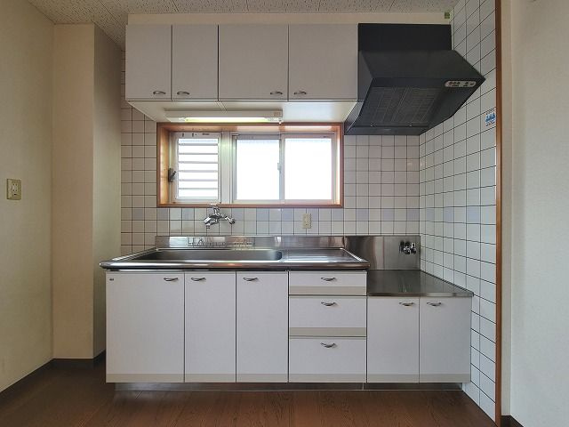 クレールセゾンⅠのキッチン|コンパクトなキッチンで掃除もラクラク