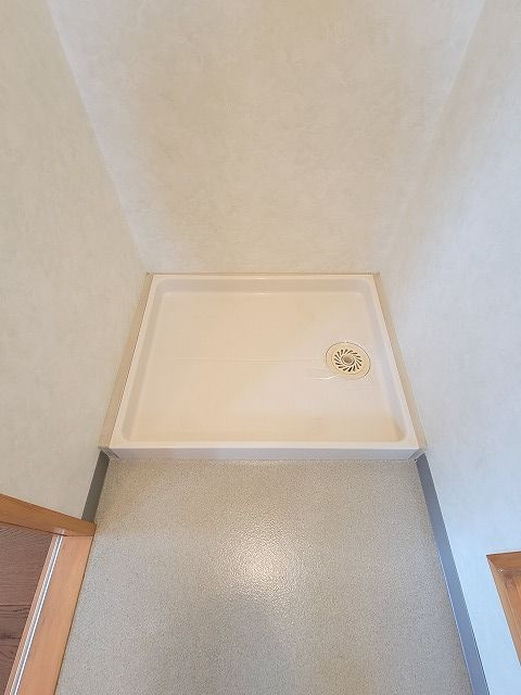 クレールセゾンⅠの洗面所|ゆったりとスペースのある洗面所