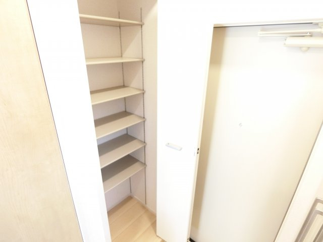 サンプラザ金剛の収納