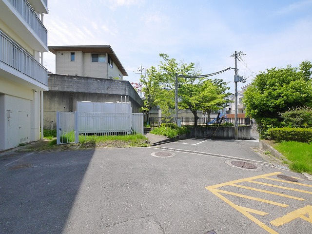 ルノアス富雄の駐車場|駐車場があります