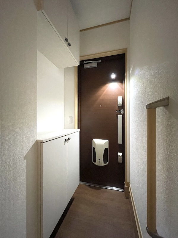 Comodo de Vivere(コモド　ダ　ヴィーヴァレ)　の玄関